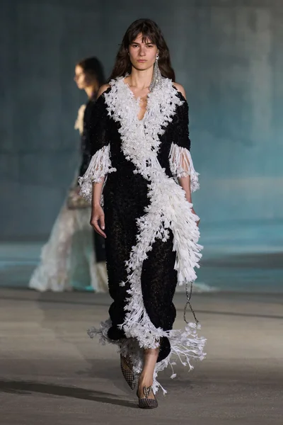 Look 49